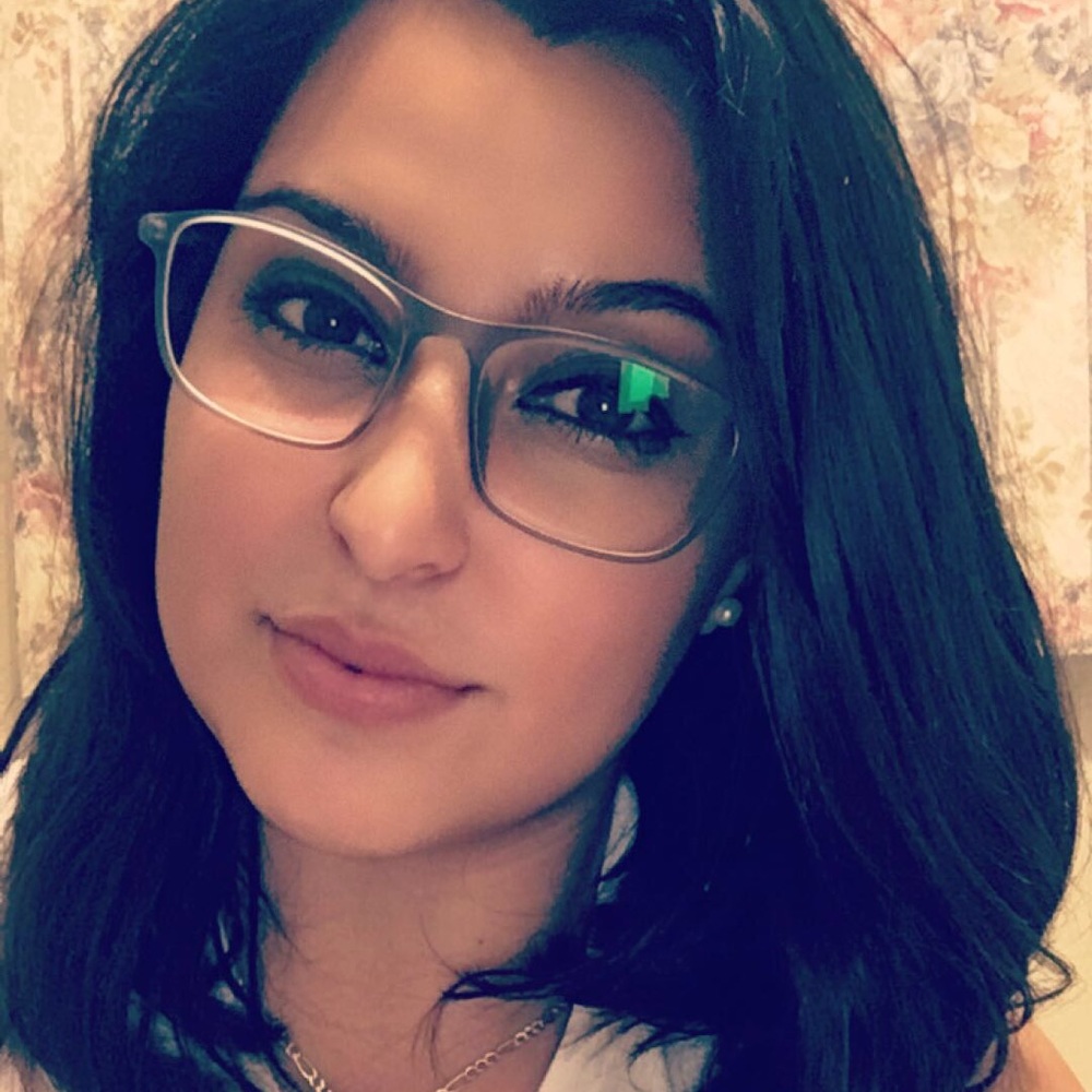 Meet your Posher, Cynthia